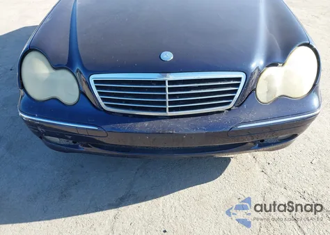 2002 Mercedes-Benz C 240 z USA, uszkodzony, nr VIN WDBRF61J02F286298